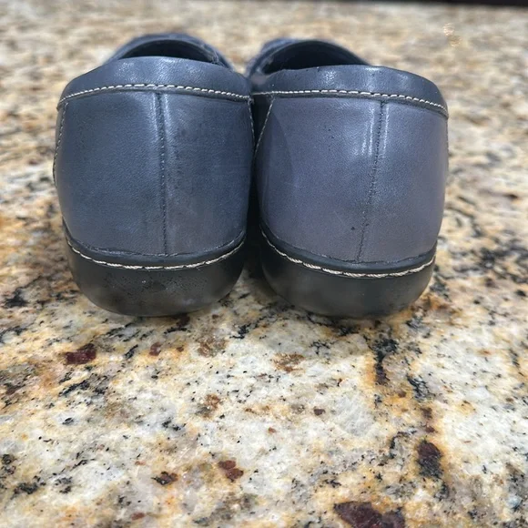Clark’s Women’s Ashland Bubble Navy Loafers - Picture 4 of 6
